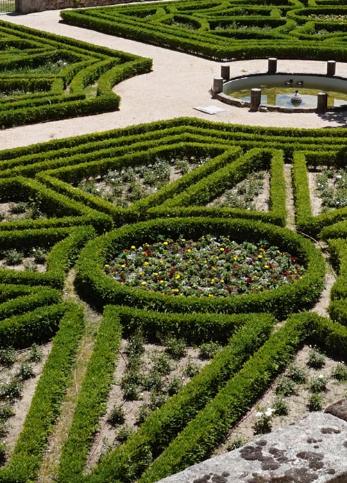 Shoot in the gardens of the royal court